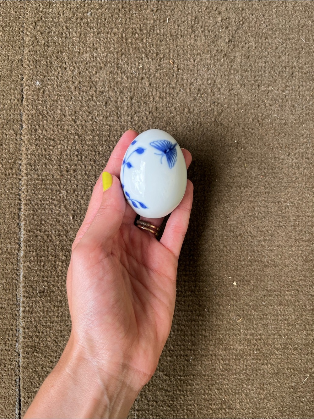 Vintage Bing & Grondahl Danish Blue & White Porcelain Egg 692 B&G Denmark